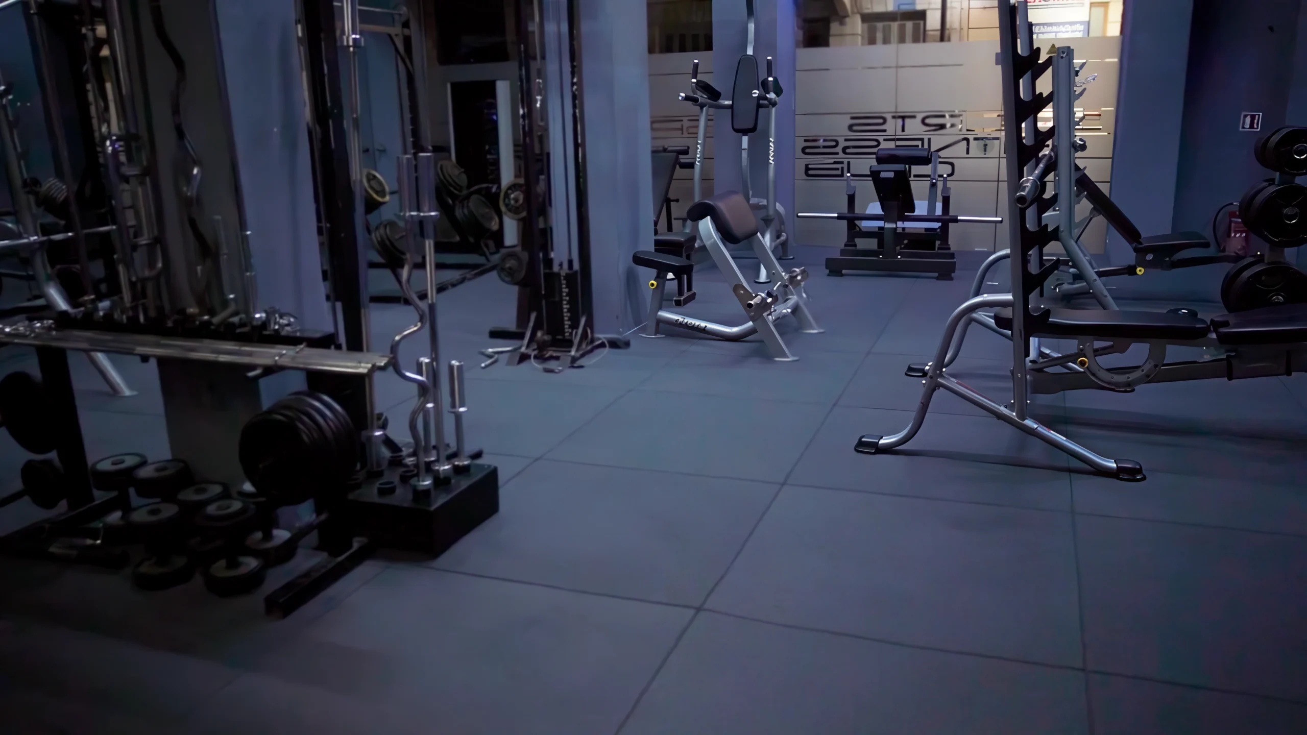 Πάγκοι και αλτήρες — Sport Fitness Club, Δράμα