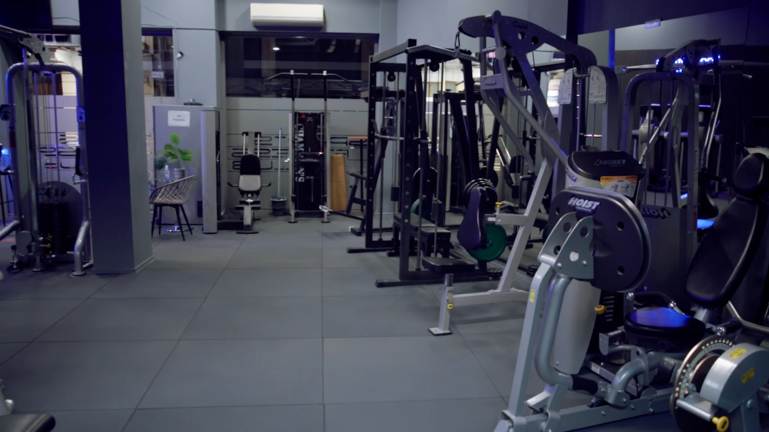 Σύγχρονα μηχανήματα δύναμης — Sport Fitness Club, Δράμα