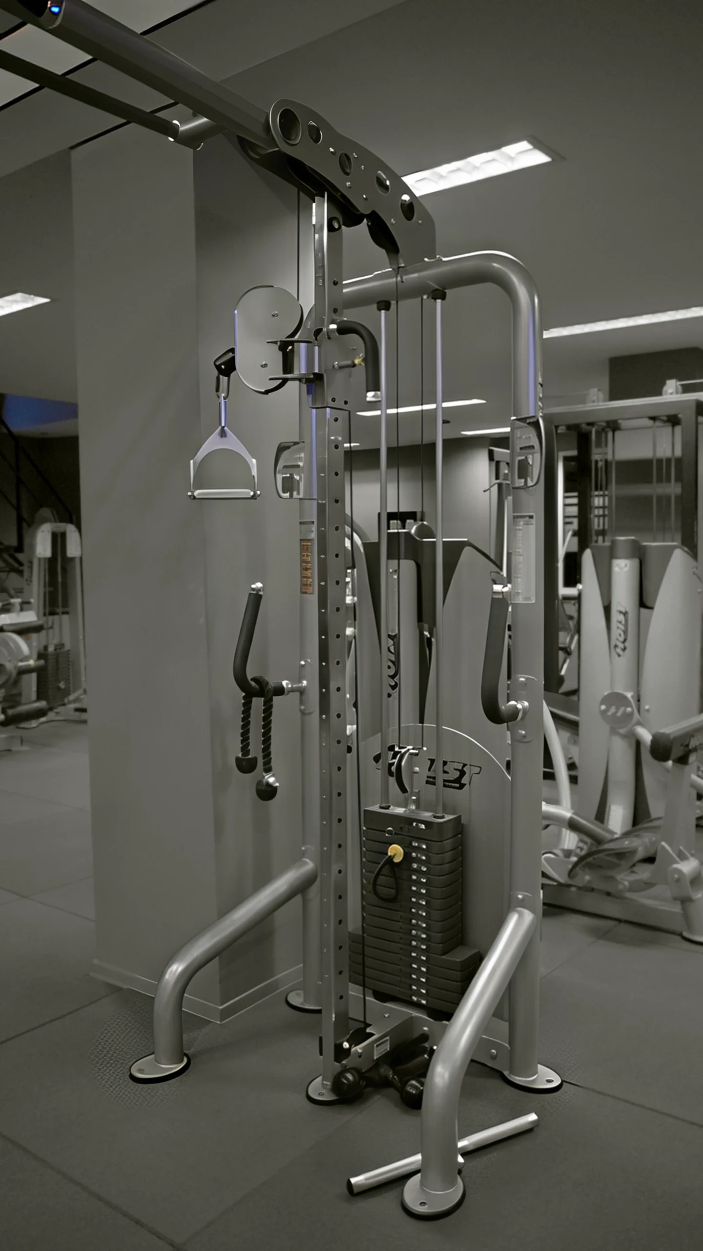 Σύγχρονα μηχανήματα δύναμης — Sport Fitness Club, Δράμα
